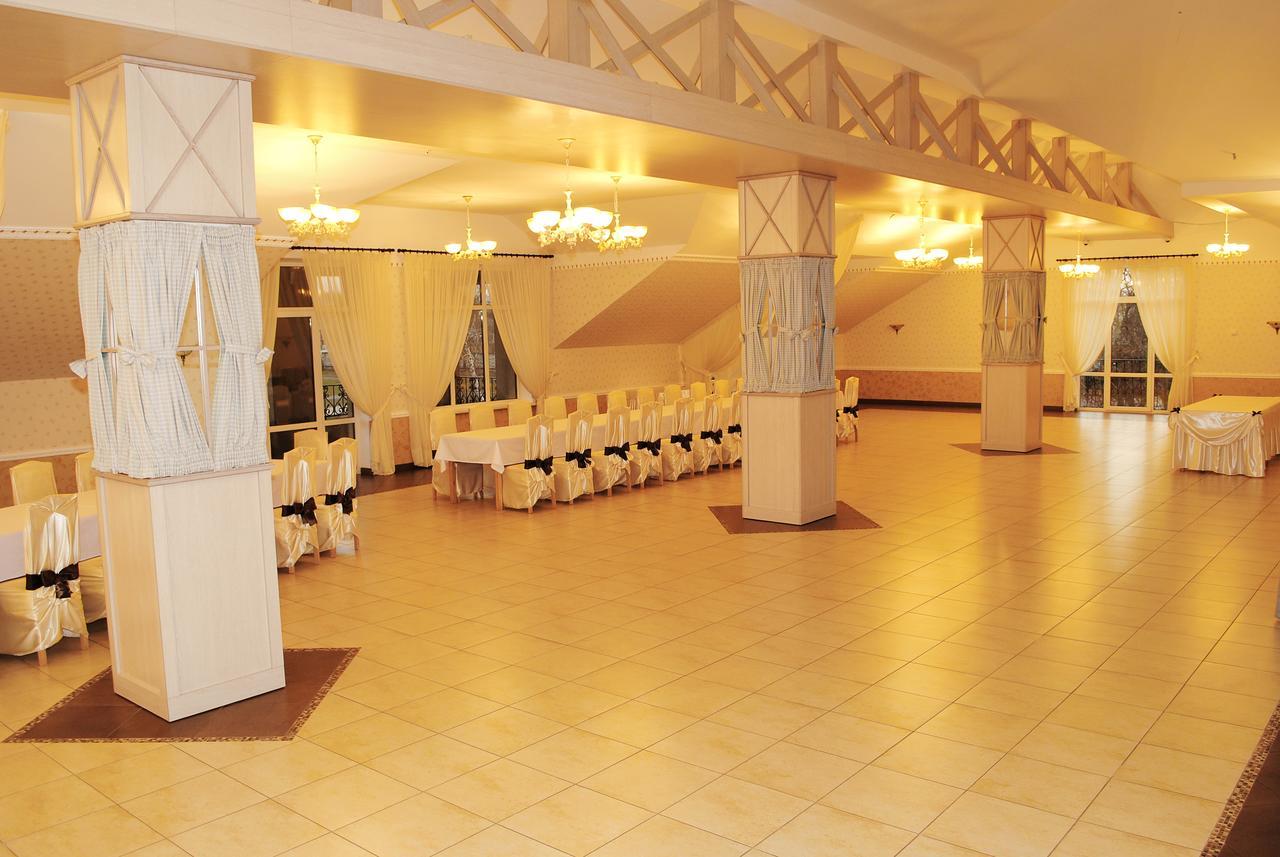 Hotel Restaurant Complex Roman'S Vishenki  エクステリア 写真